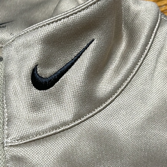 Nike Golf tan men’s 1/4 zip pullover fleece. Good condition. Size Large. - Picture 3 of 8